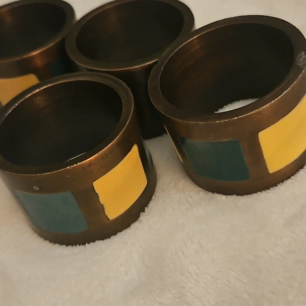 Pier 1 set four